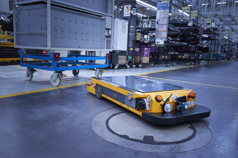 BMW: Smart Transport Robot at BMW Group Plant Regensburg