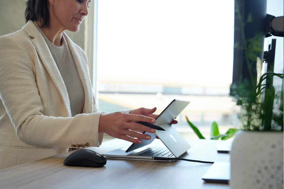 Surface Laptop Studio in Benutzung