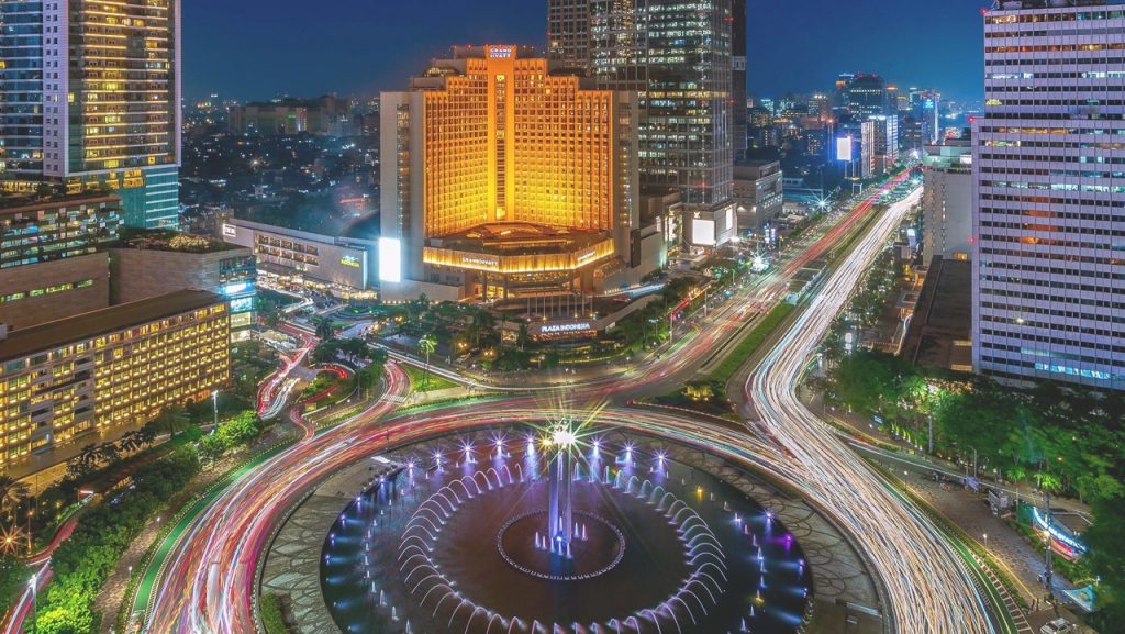 Night view of Indonesia's Bundaran HI area, with beautiful lights on