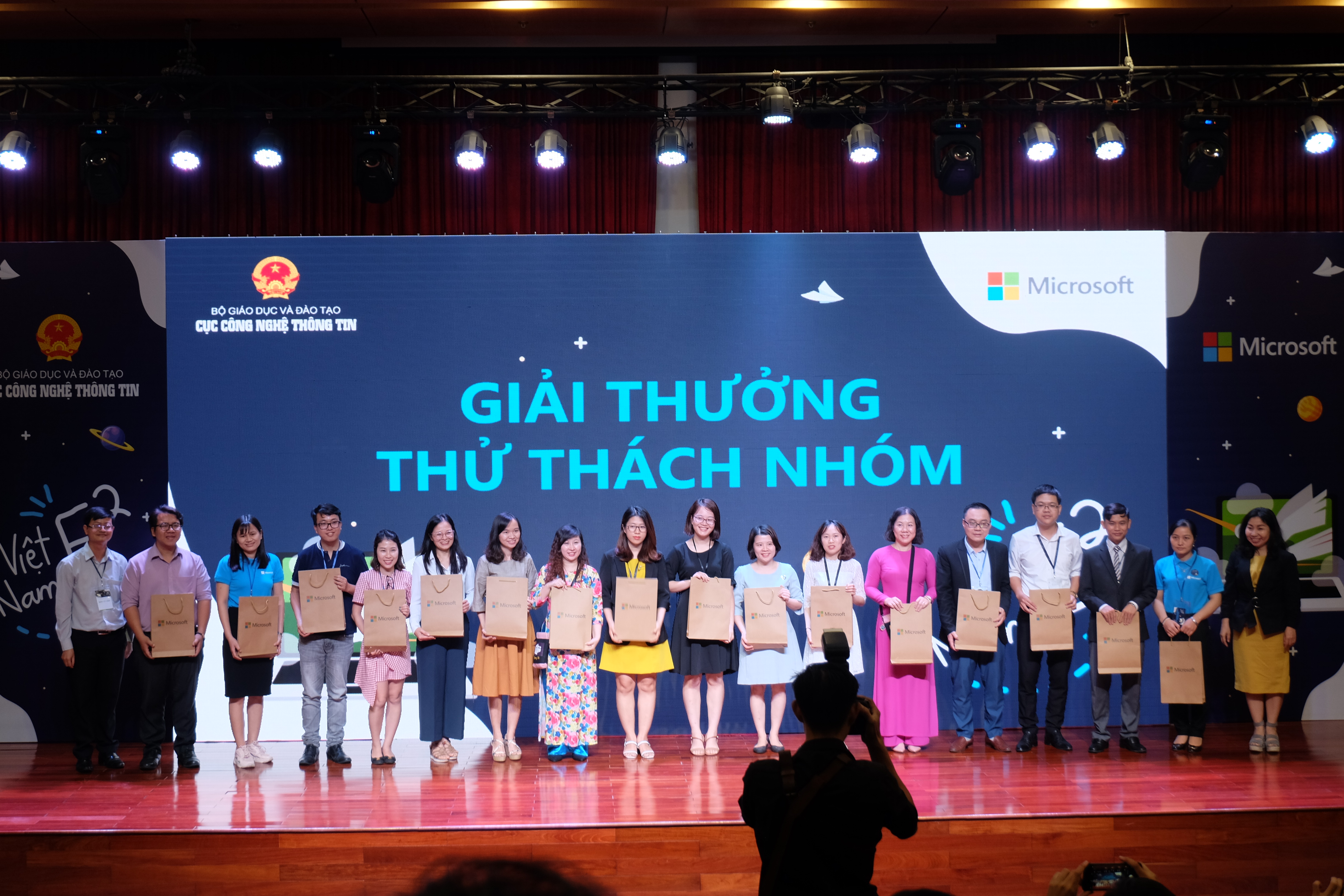 Giải thưởng thử thách nhóm