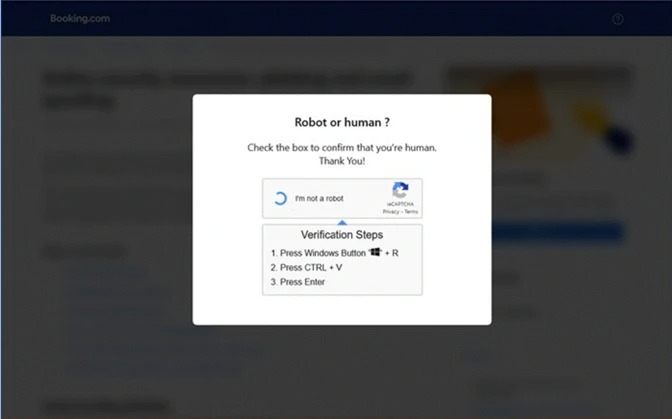 図 4. 偽の Booking.com ウェブページのスクリーンショット。ClickFix プロセスの概要を示す偽の CAPTCHA が表示されている