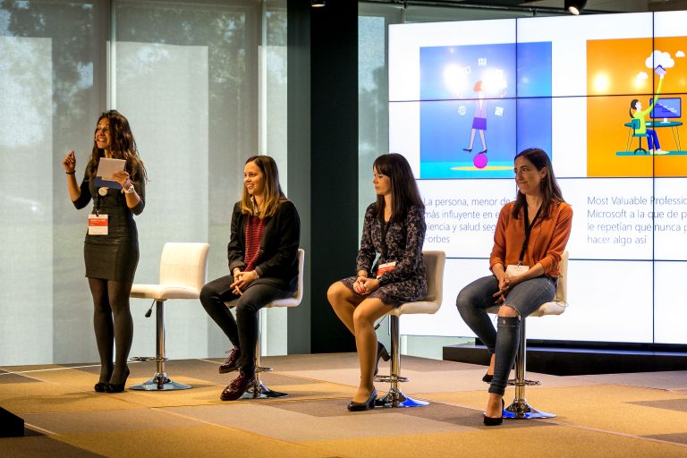 Microsoft ayuda a las niñas a estudiar STEM