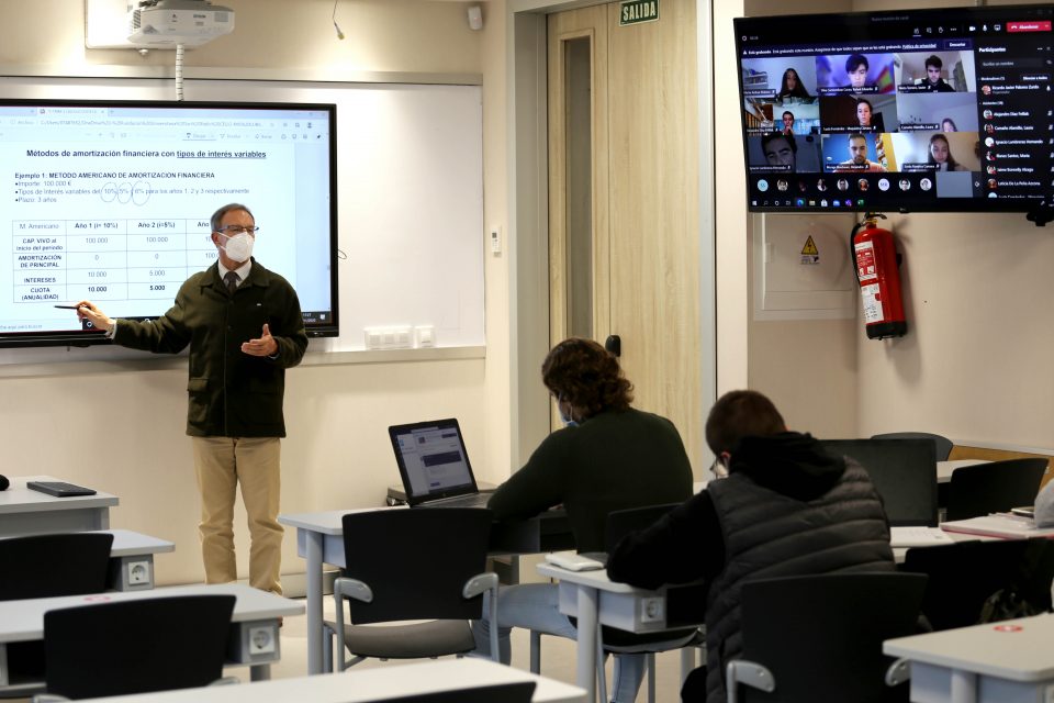 Aula CEU