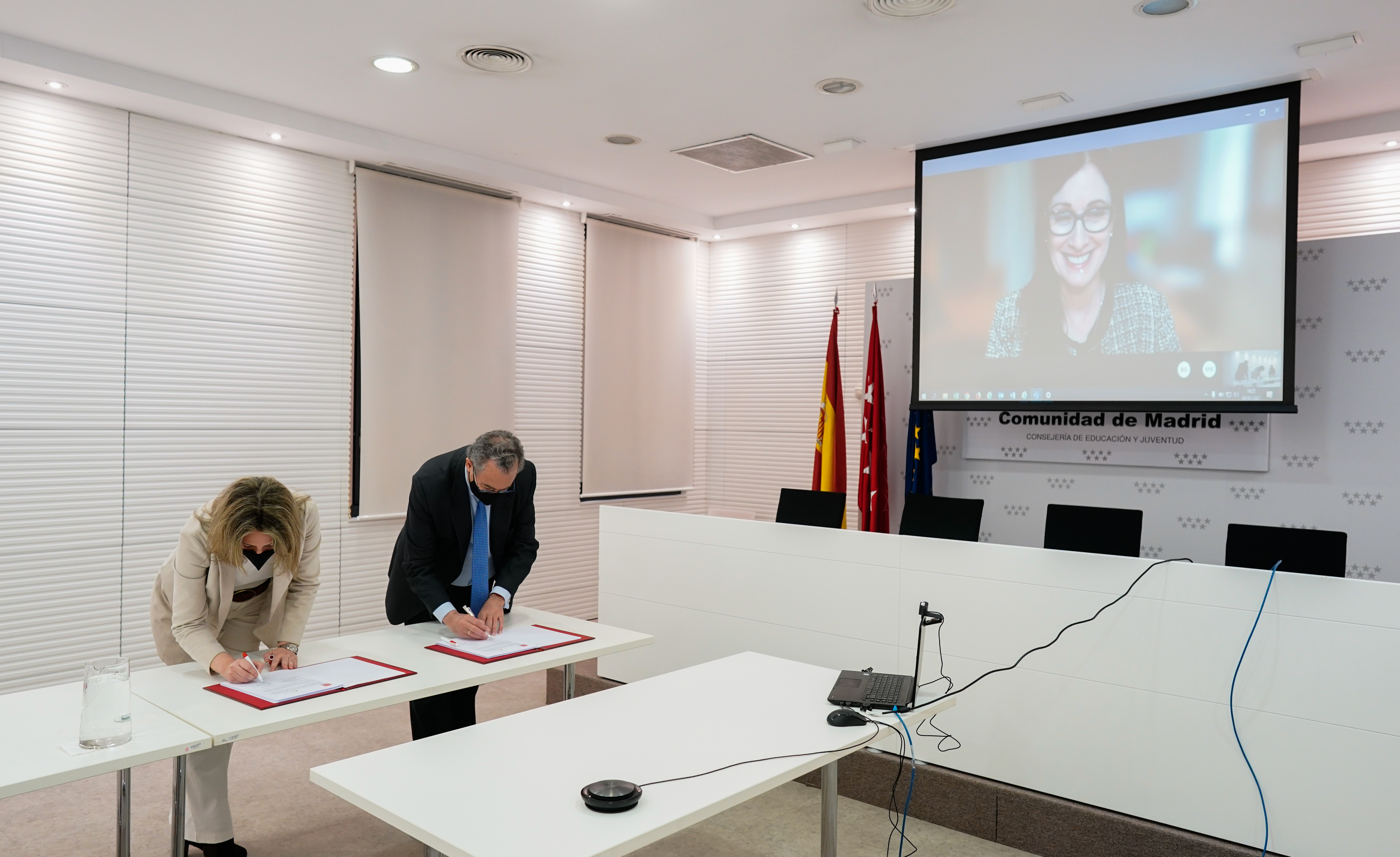 Firma acuerdo Educación Microsoft con Comunidad de Madrid