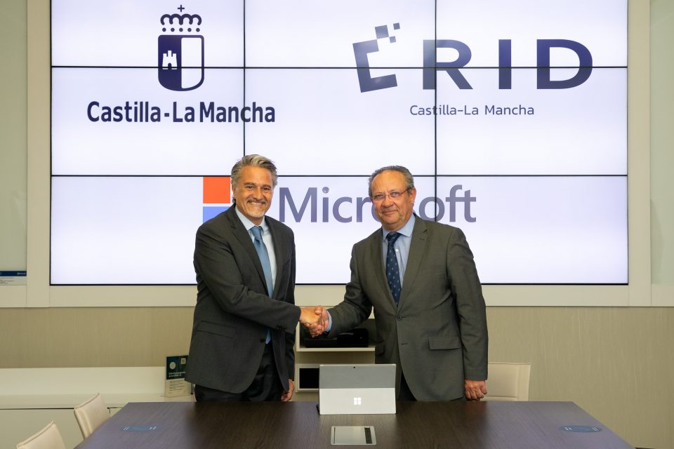 Firma acuerdo JCCM y Microsoft