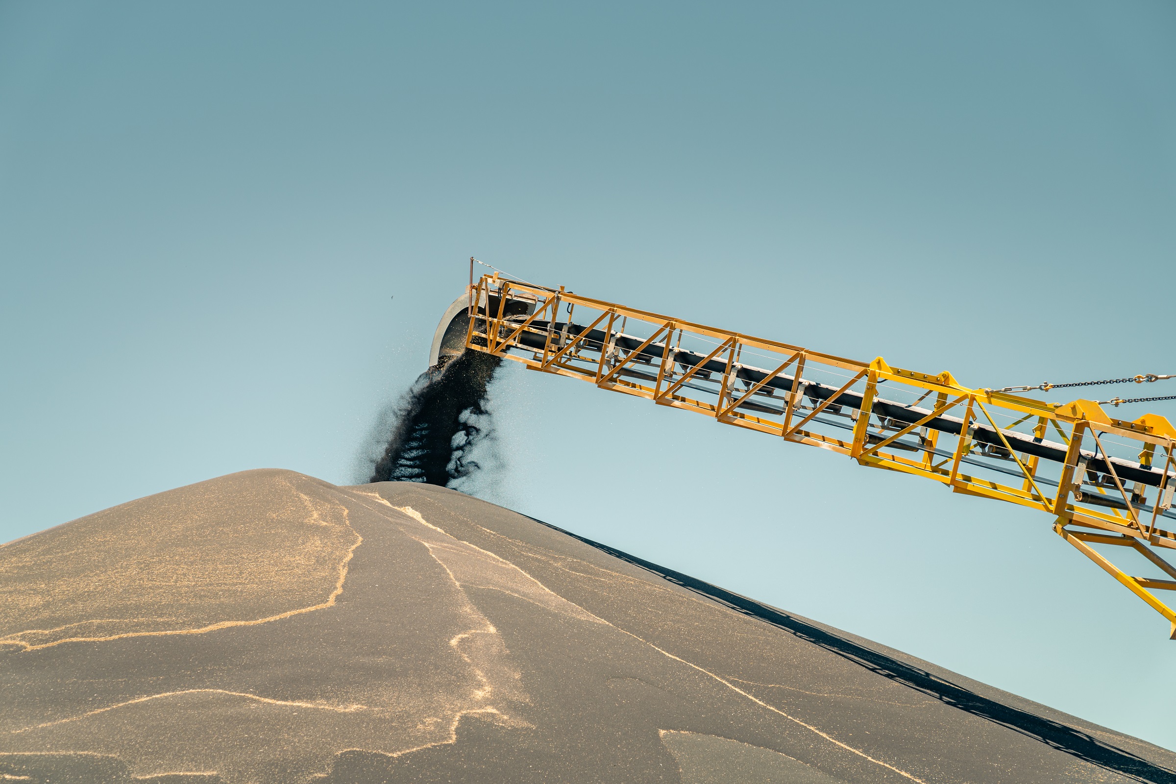 Equipment facilitating grains